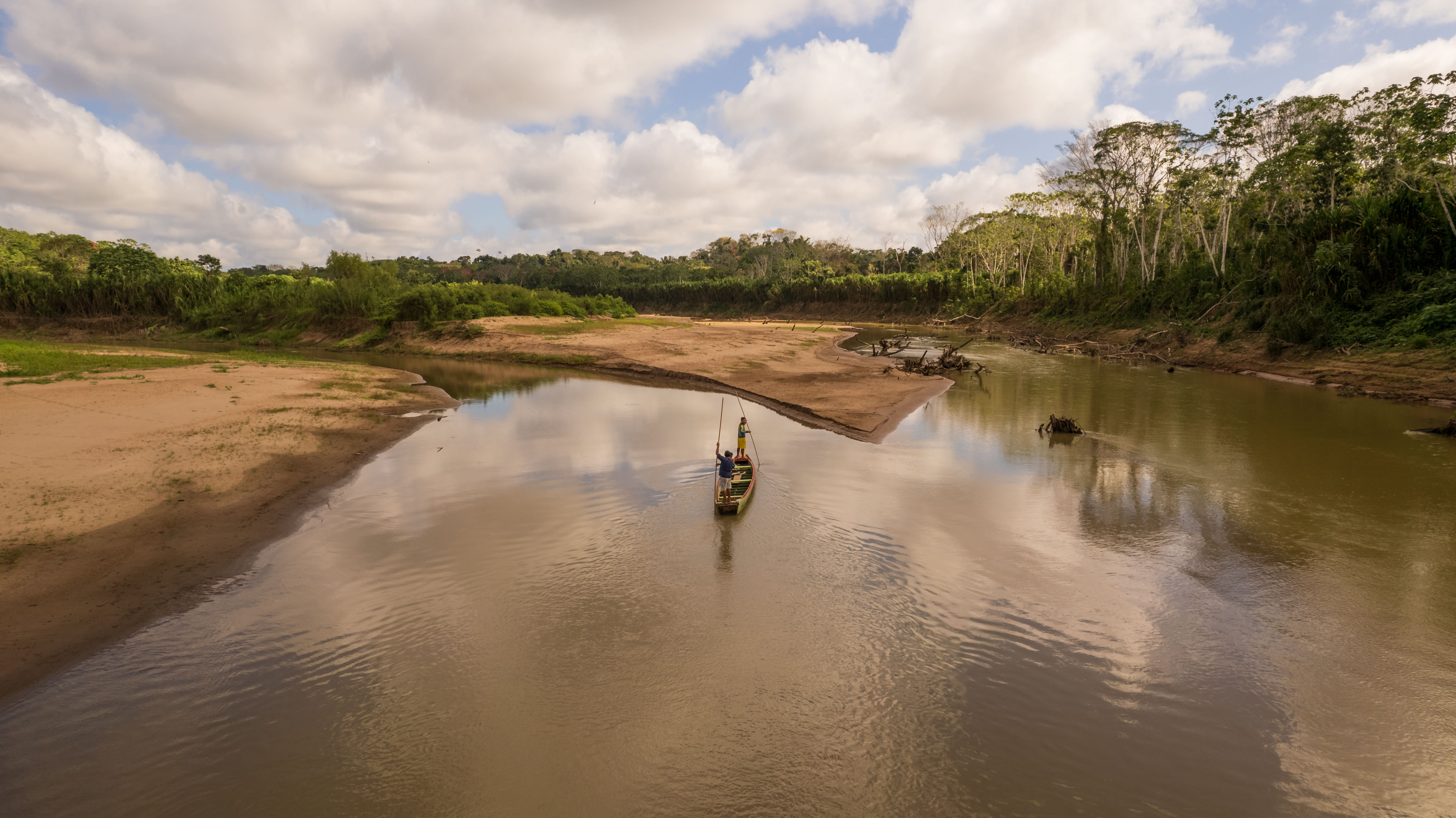 En la era de los fenómenos climáticos extremos, el río Acre revela una Amazonía en transformación